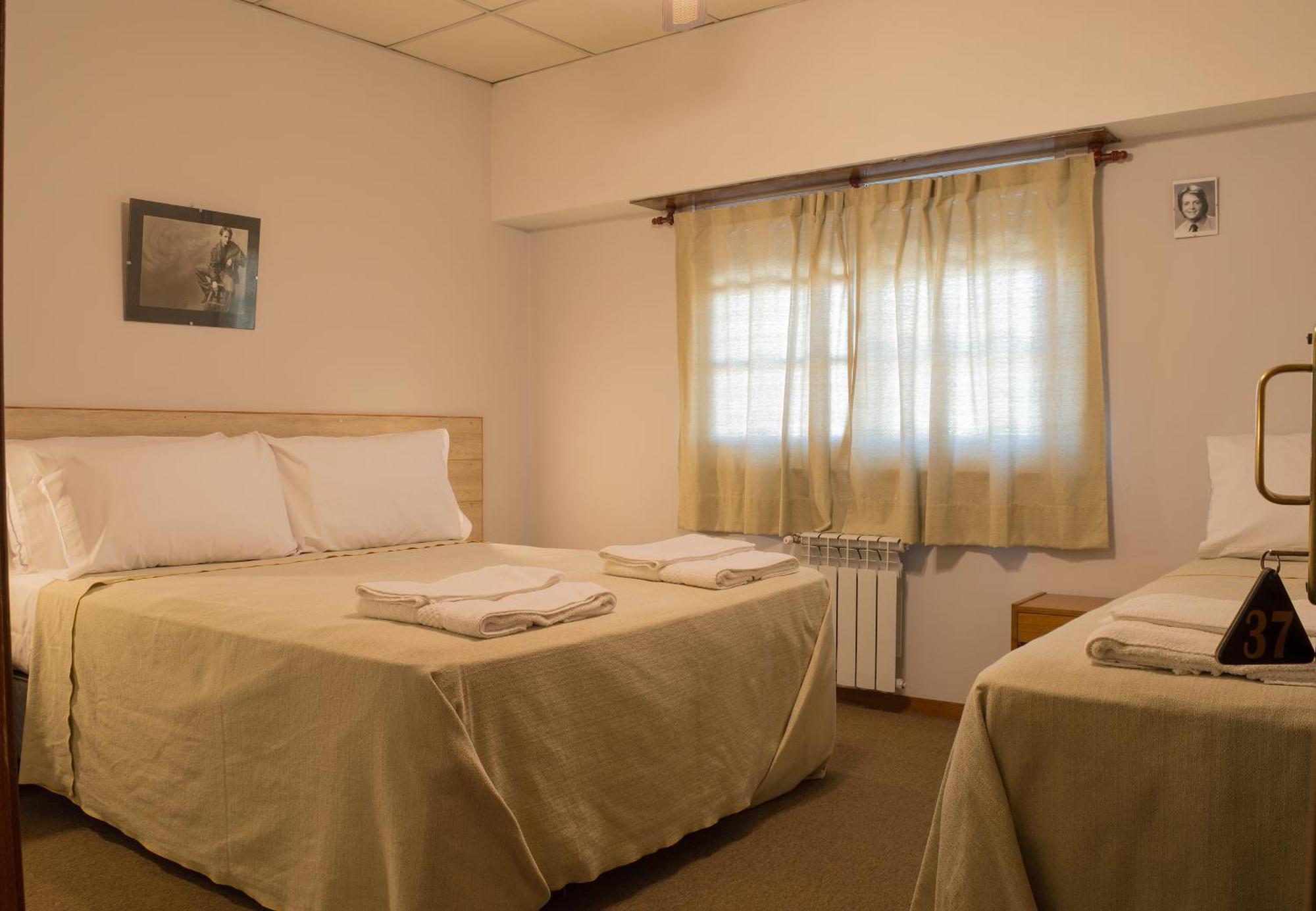 Hotel De Cine Las Golondrinas Villa Gesell Exteriér fotografie