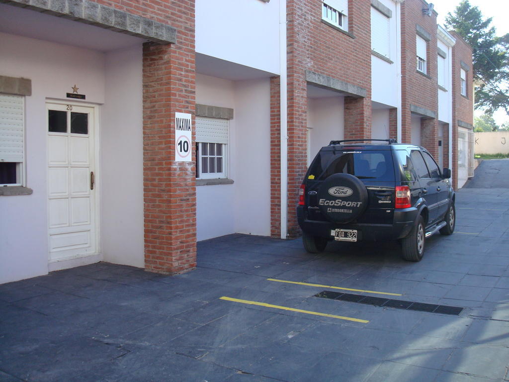 Hotel De Cine Las Golondrinas Villa Gesell Exteriér fotografie